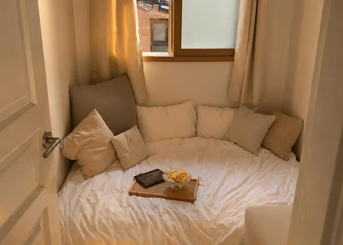 Sadanghae - Sunny 3br In A Quiet Residential Area, 10 Minutes From Gangnam Seul