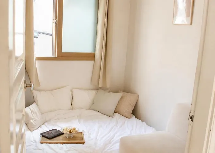 Sadanghae - Sunny 3br In A Quiet Residential Area, 10 Minutes From Gangnam *